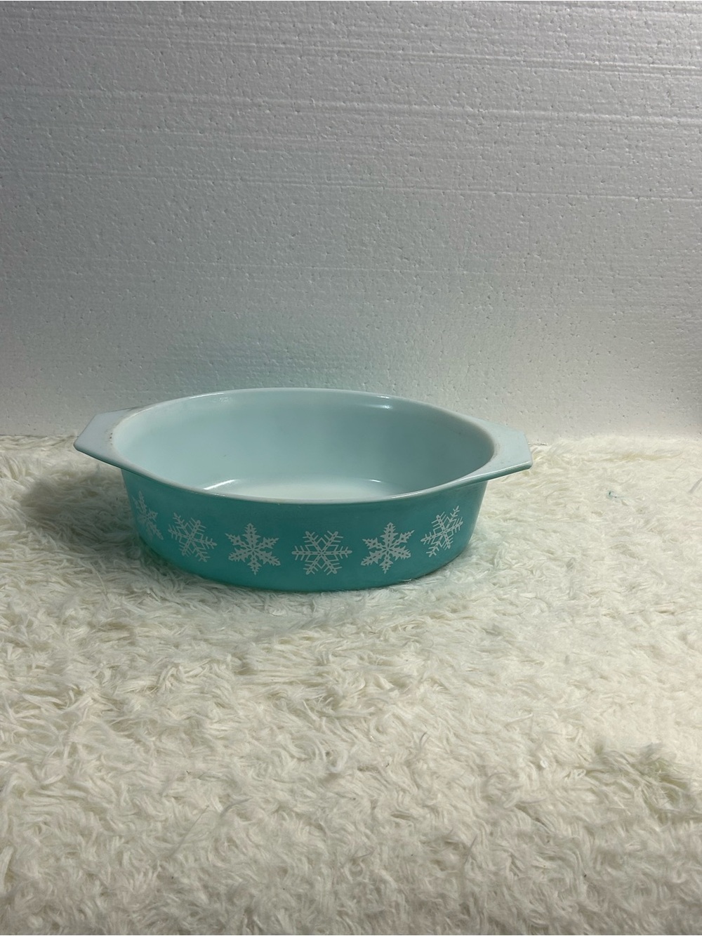 Pyrex Turquoise Snowflake Round Baking Dish